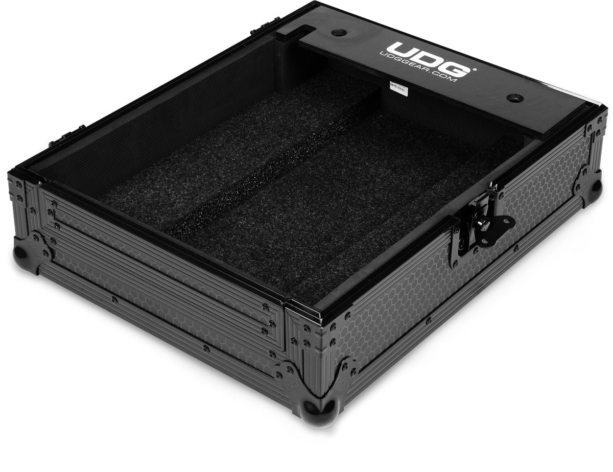 U91085BL Ultimate フライトケース DJM-A9 Black