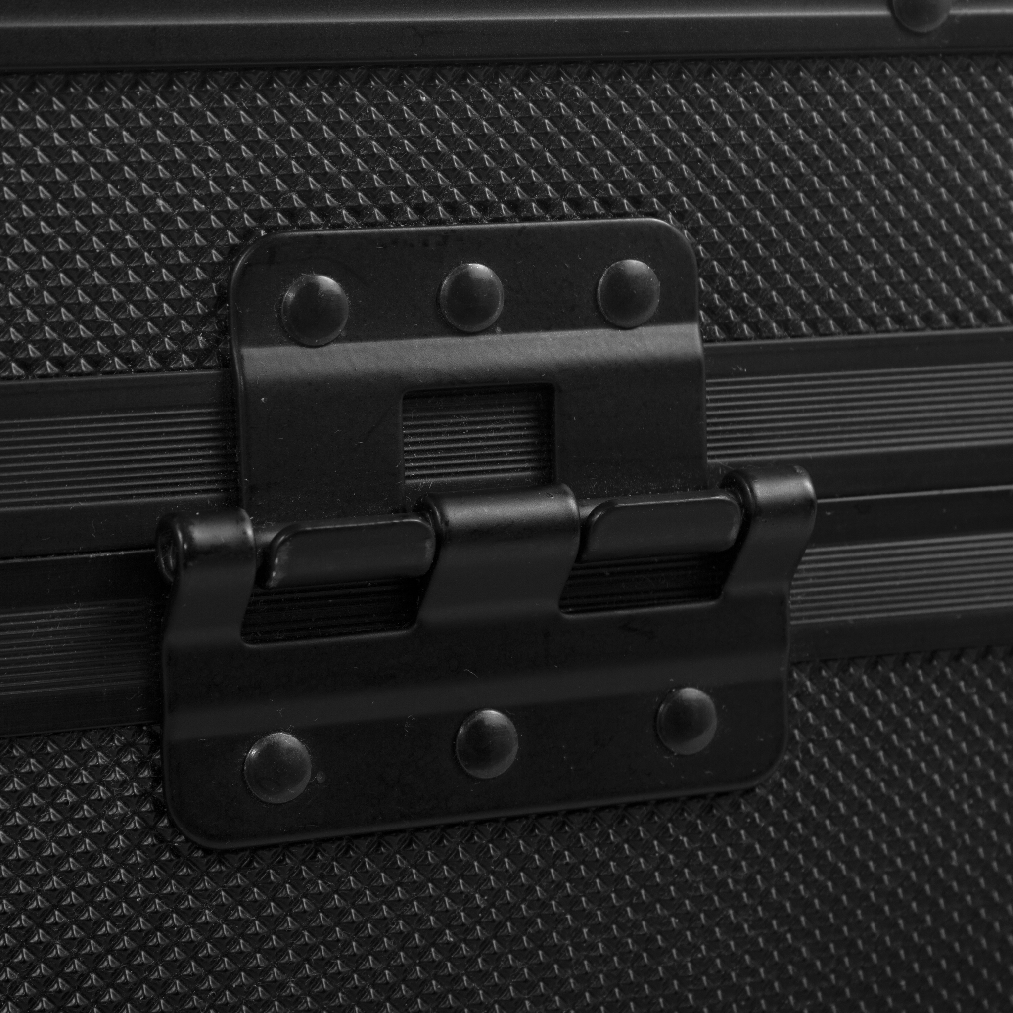U93011BL Ultimate Pick Foam フライトケース M Black – UDG