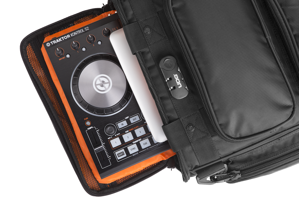 UDG U7002BL DJバッグ(ラージ・サイズ) UDG ( ユーディージー ) U7002BL DJバッグ(ラージ・サイズ) 送料