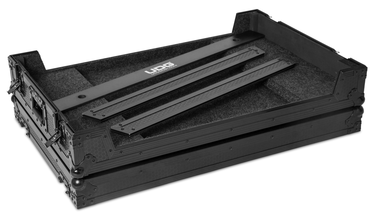 U91070BL Ultimate フライトケース 3XL Black(ホイール付)